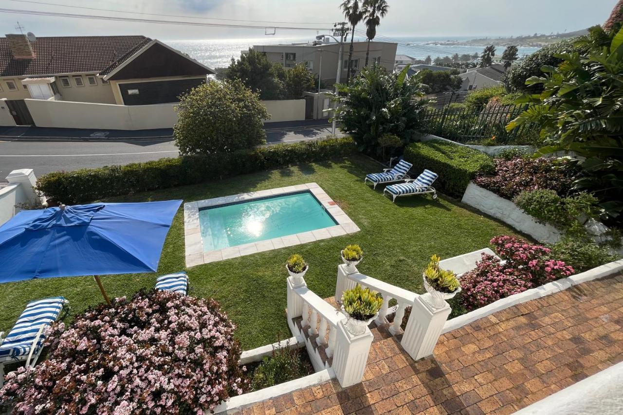Villa On Camps Bay Drive ケープタウン エクステリア 写真