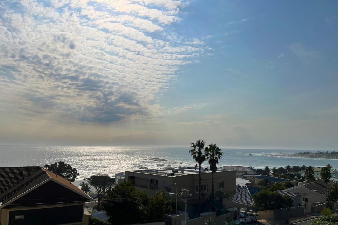 Villa On Camps Bay Drive ケープタウン エクステリア 写真