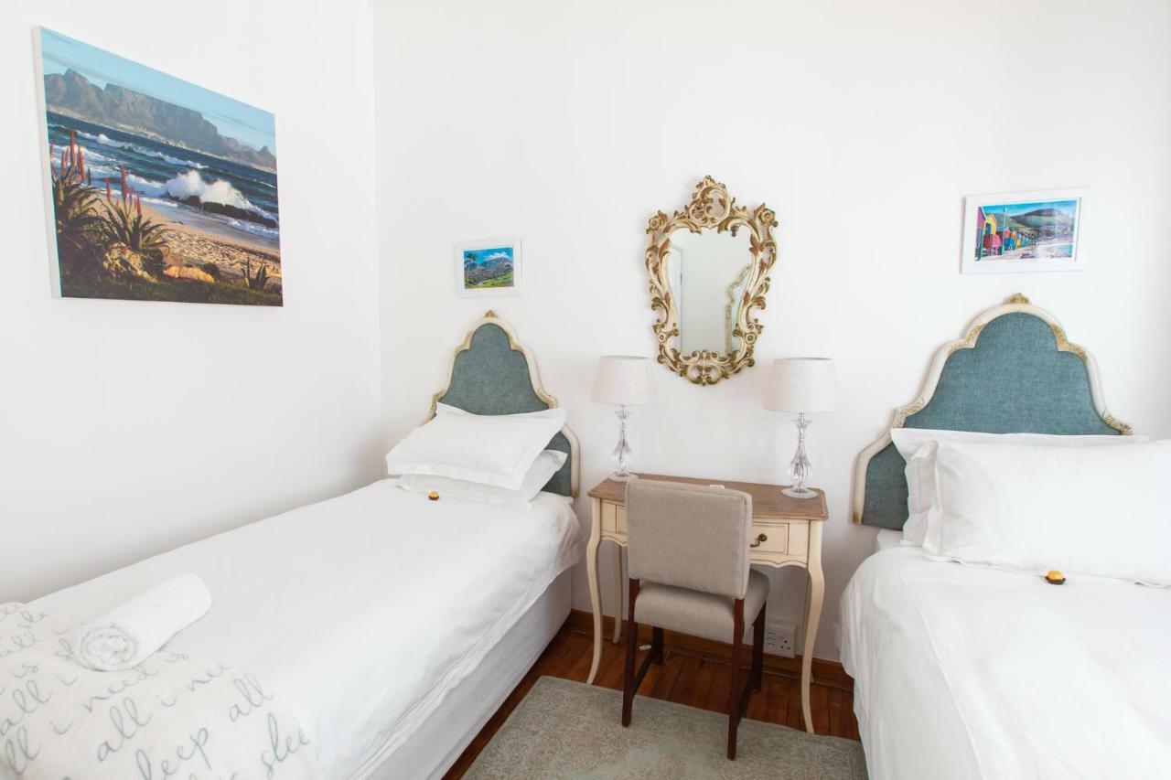 Villa On Camps Bay Drive ケープタウン エクステリア 写真