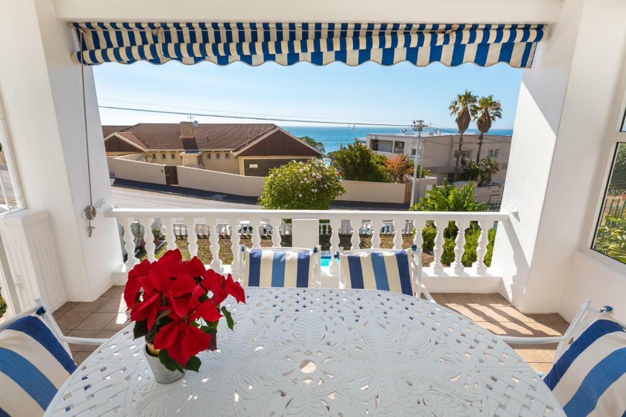 Villa On Camps Bay Drive ケープタウン エクステリア 写真