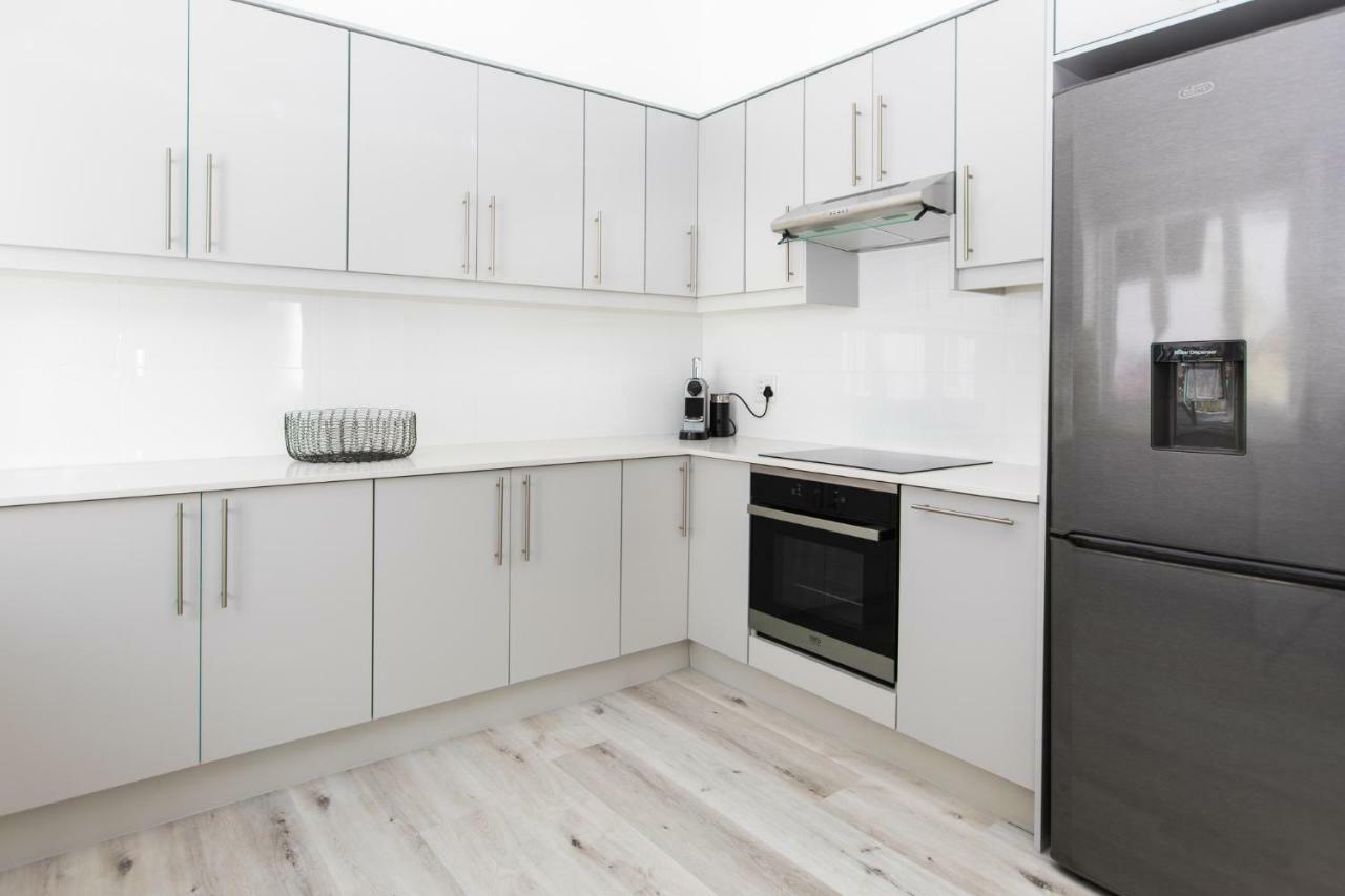 Villa On Camps Bay Drive ケープタウン エクステリア 写真