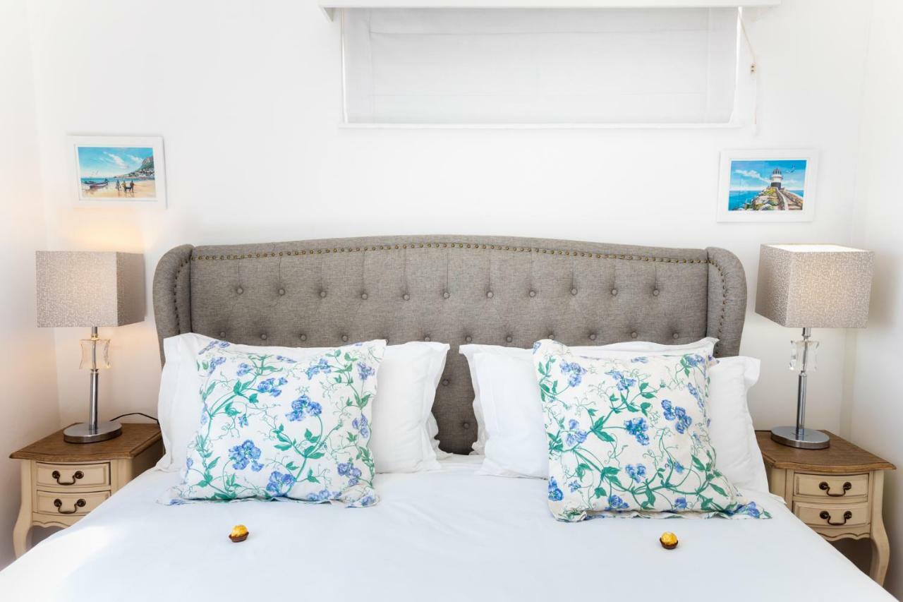 Villa On Camps Bay Drive ケープタウン エクステリア 写真