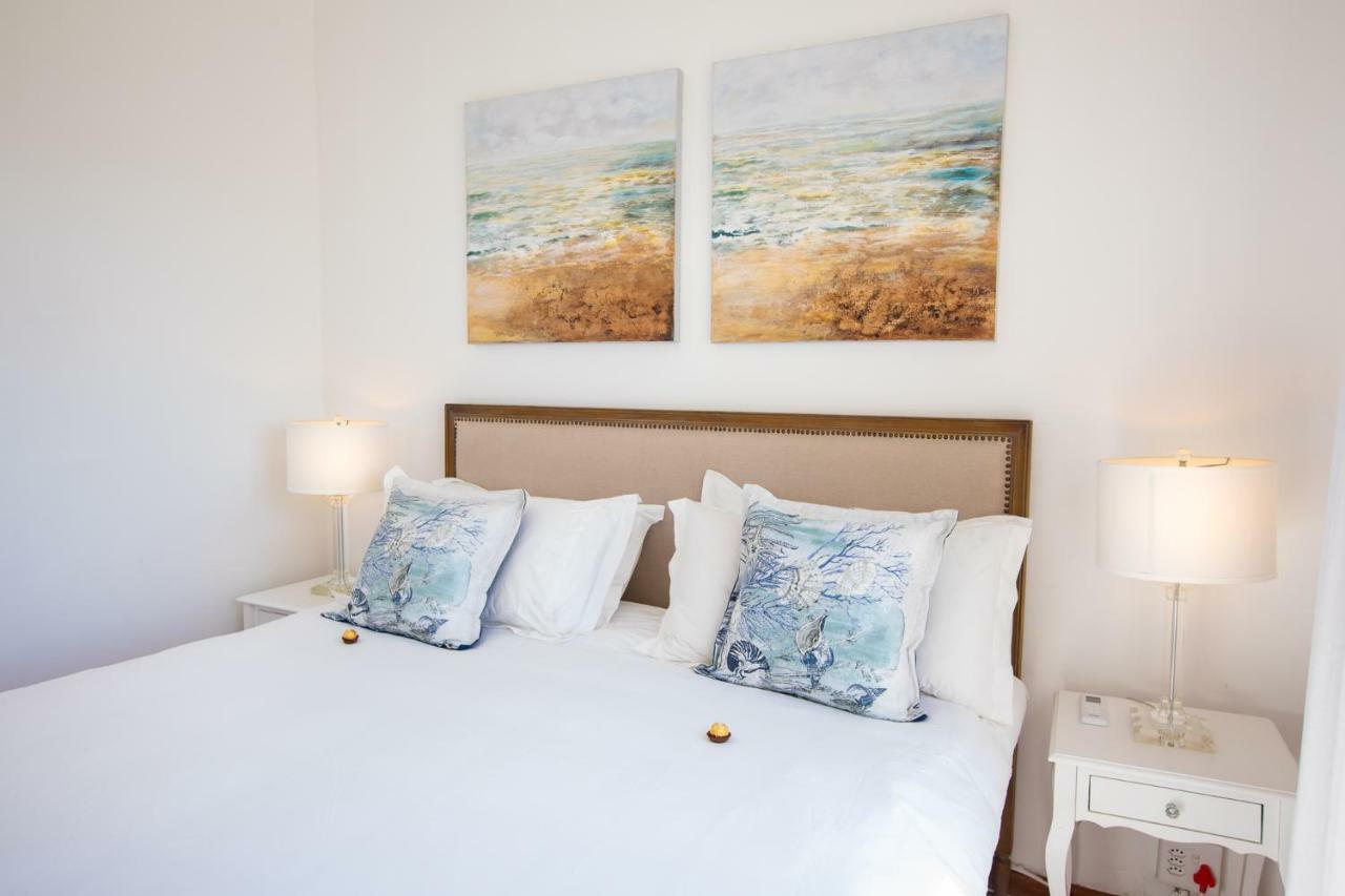 Villa On Camps Bay Drive ケープタウン エクステリア 写真