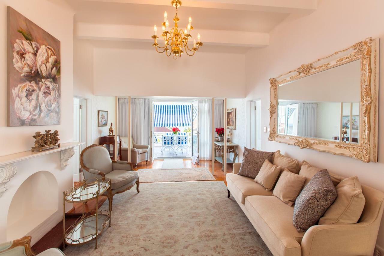 Villa On Camps Bay Drive ケープタウン エクステリア 写真