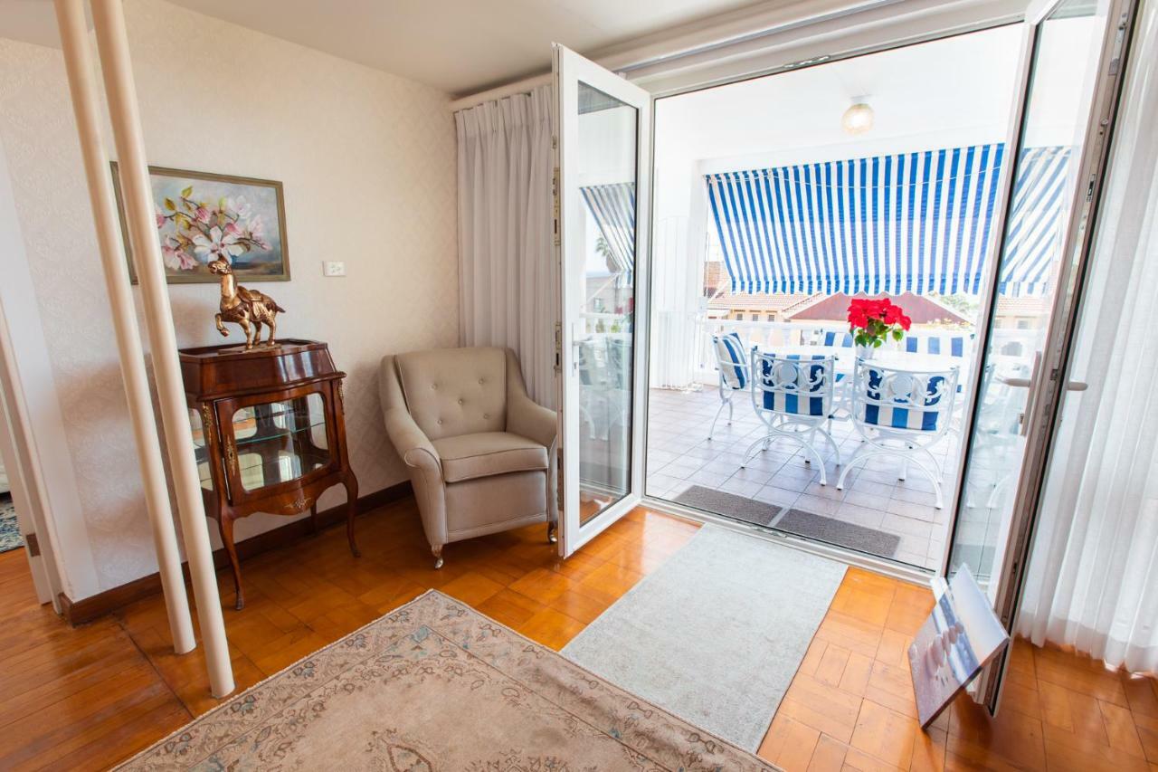 Villa On Camps Bay Drive ケープタウン エクステリア 写真