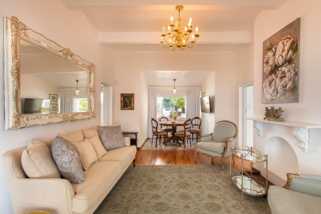 Villa On Camps Bay Drive ケープタウン エクステリア 写真